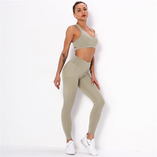 Striped Workout Set – High-Waist Leggings & Sports Top